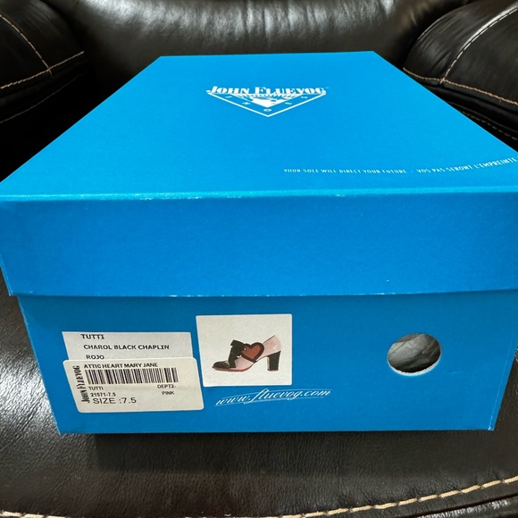 John Fluevog Attic heart ❤️ Mary Jane, size 7.5, fits more like 6.5. Pristine. - Picture 11 of 13